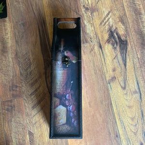 Wine bottle container